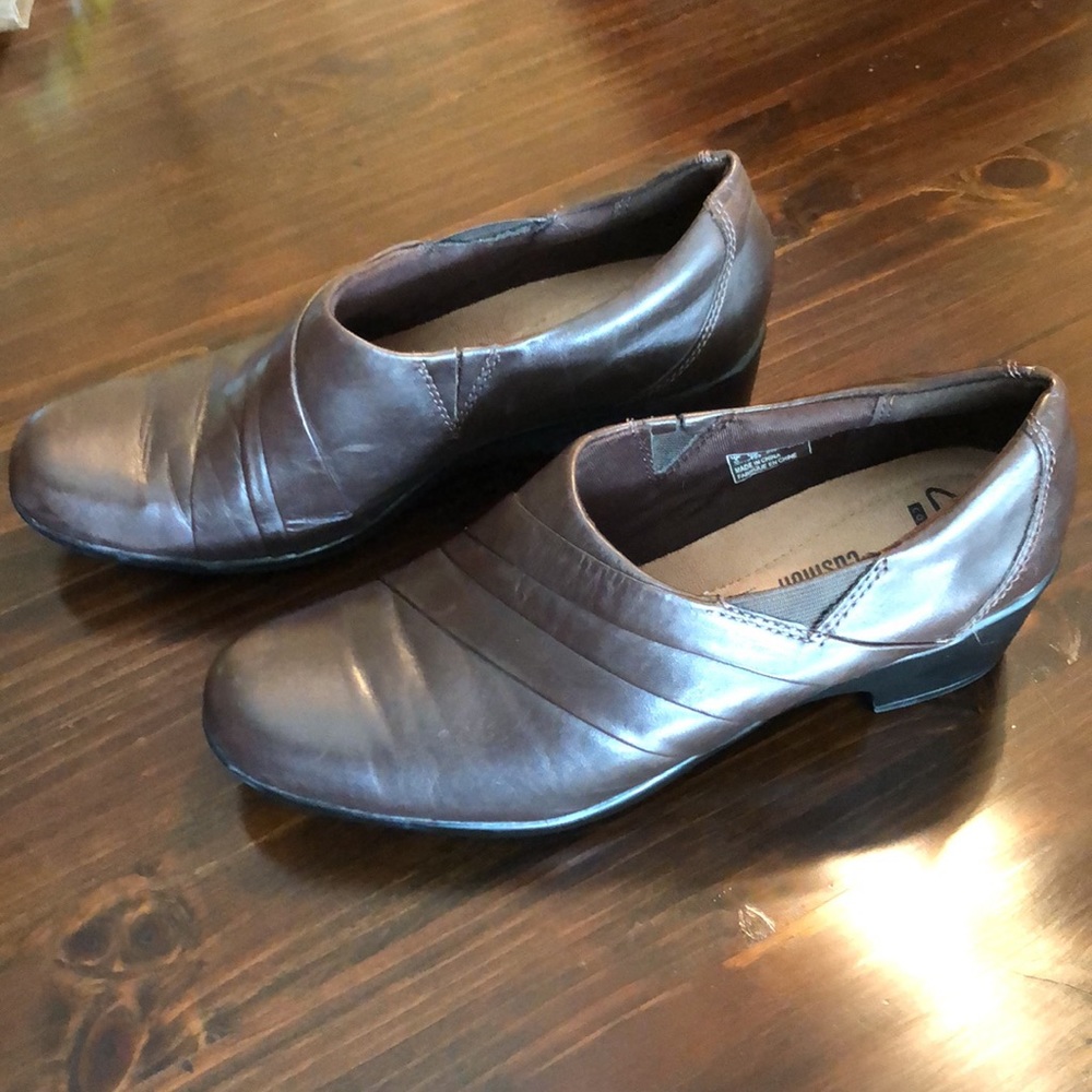 Clarks brown dress shoes